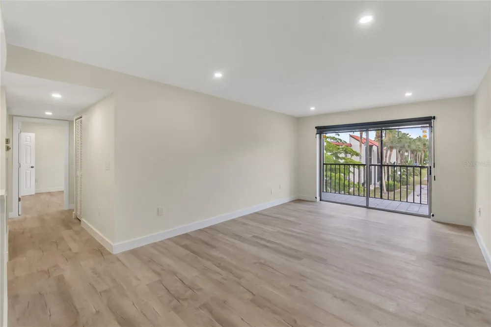 3229 BENEVA ROAD #203 Sarasota, FL 34232
