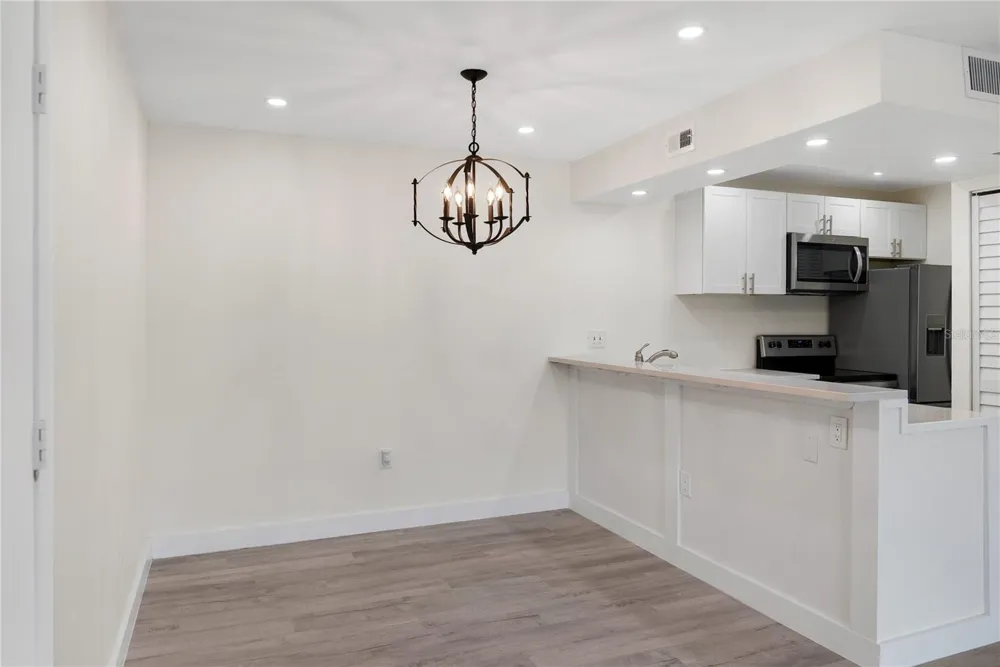 3229 BENEVA ROAD #203 Sarasota, FL 34232