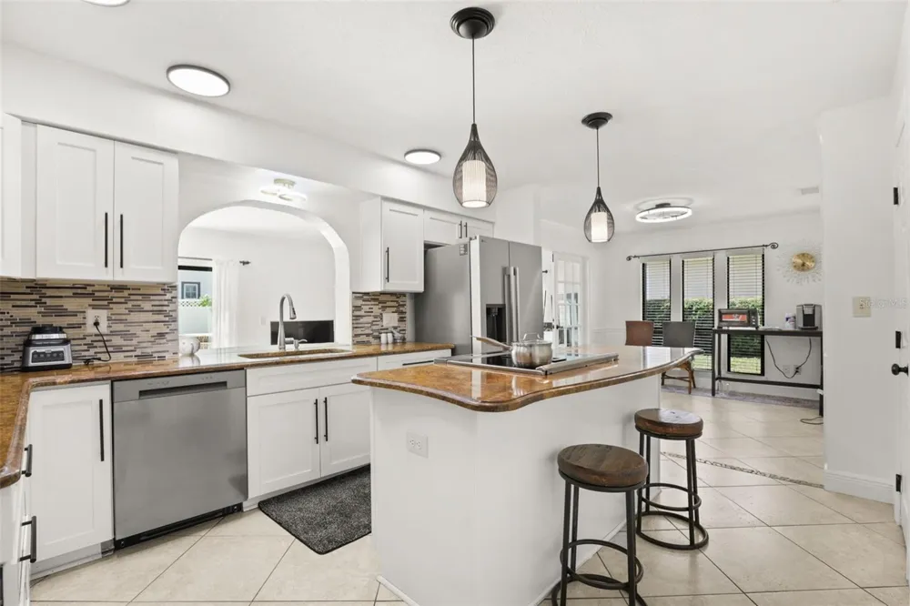 9524 BAY VISTA ESTATES BOULEVARD Orlando, FL 32836