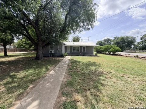 1404 MAIN ST