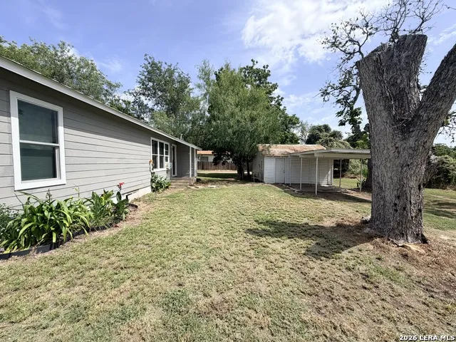 1404 MAIN ST Pleasanton, TX 78064