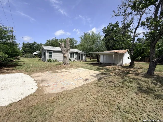 1404 MAIN ST Pleasanton, TX 78064