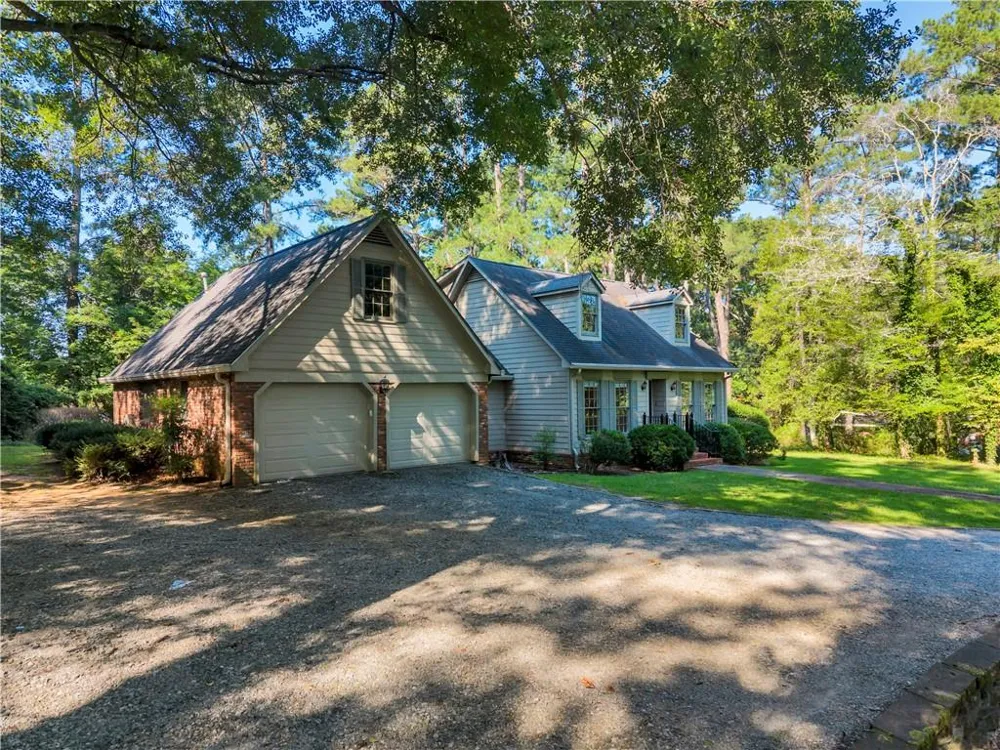 4476 Rivoli Drive Macon, GA 31210