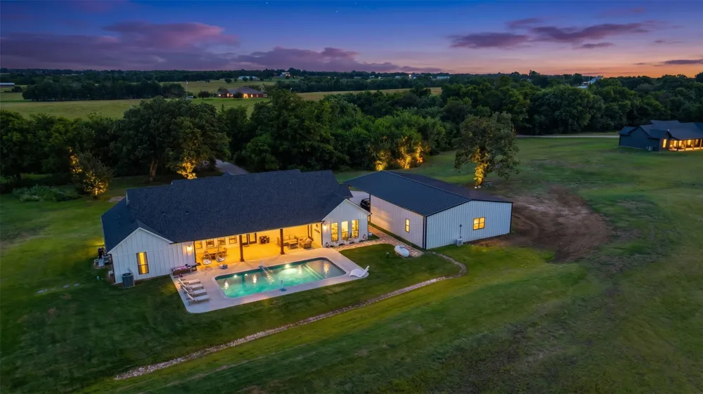 700 County Road 44430 Paris, TX 75460