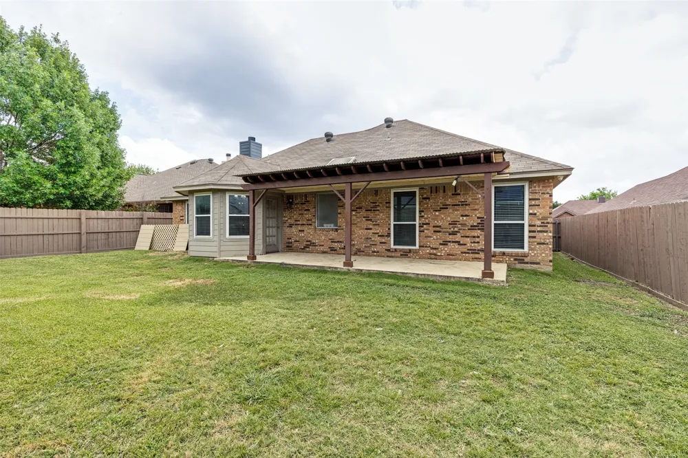 5957 Sundown Drive Watauga, TX 76148