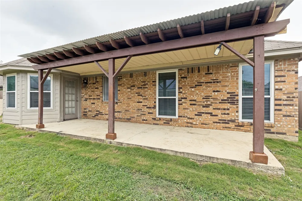 5957 Sundown Drive Watauga, TX 76148