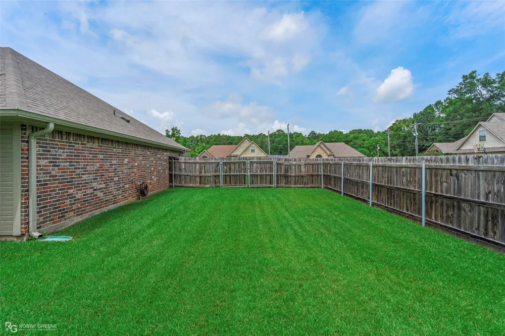 106 Lola Circle Benton, LA 71006