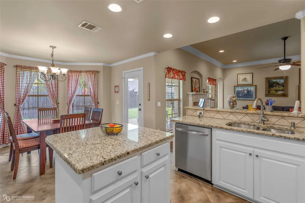 106 Lola Circle Benton, LA 71006