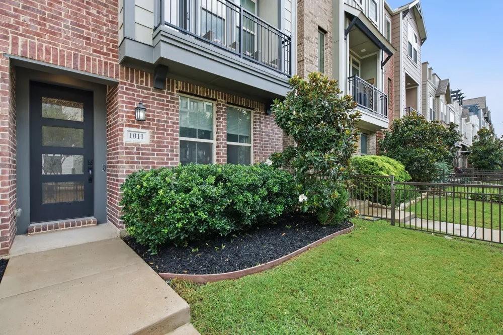 1011 Tea Olive Lane Dallas, TX 75212
