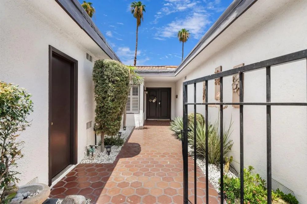 6 Palomas Drive Rancho Mirage, CA 92270