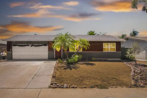 10020 Pino Dr
