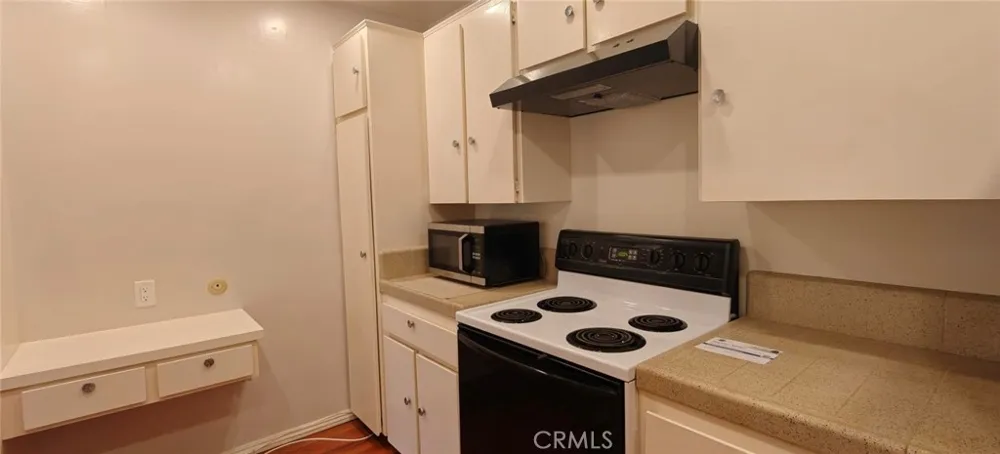 6225 Canterbury #306 Culver City, CA 90230