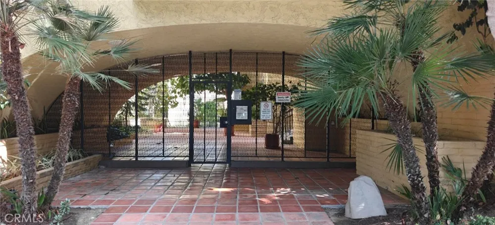 6225 Canterbury #306 Culver City, CA 90230