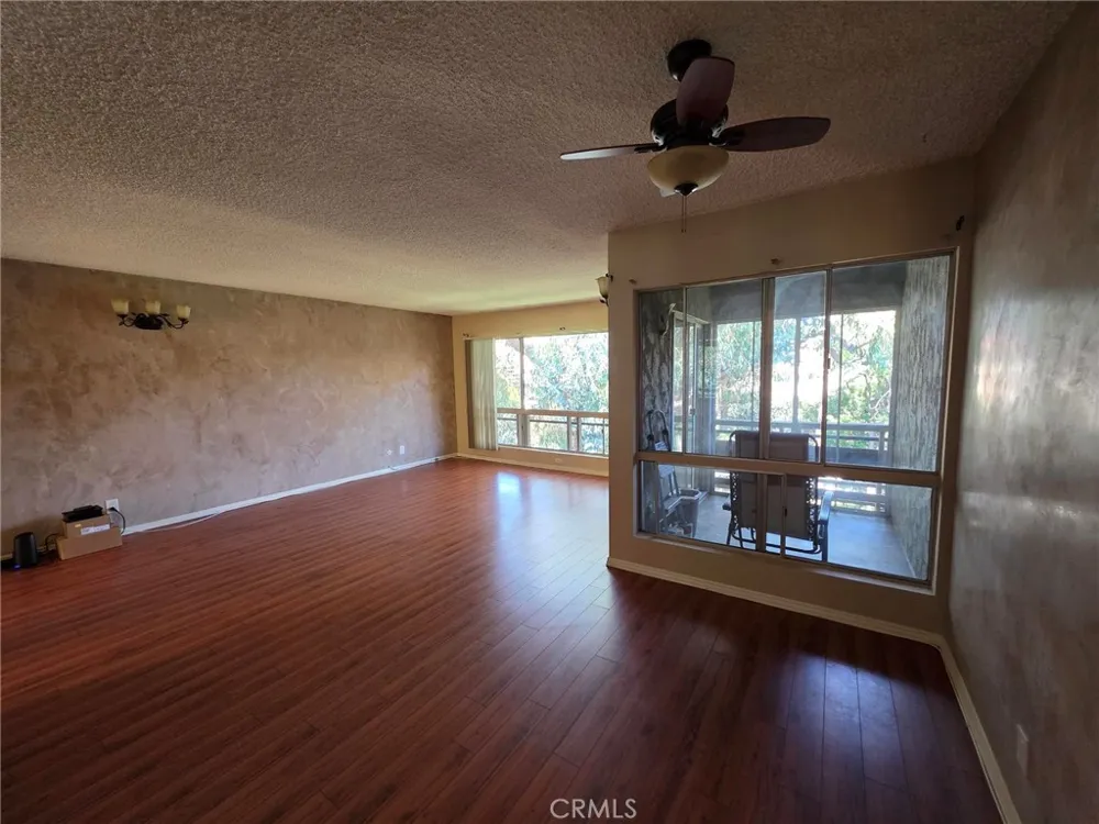 6225 Canterbury #306 Culver City, CA 90230