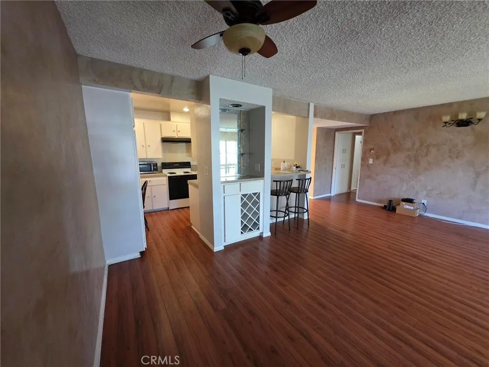 6225 Canterbury #306 Culver City, CA 90230