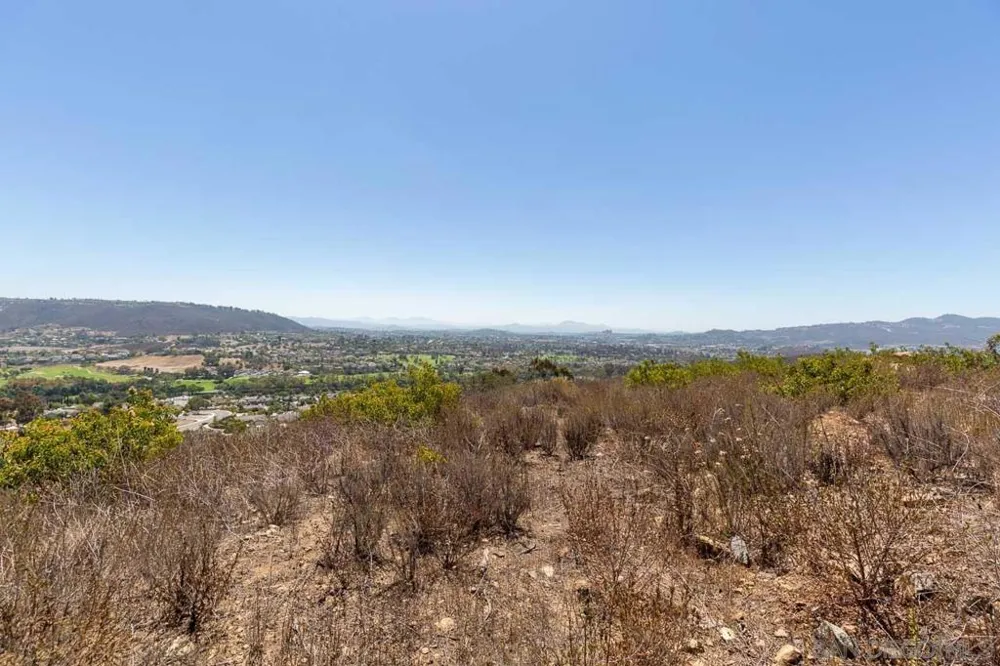 N Twin Oaks Valley Rd San Marcos, CA 92069