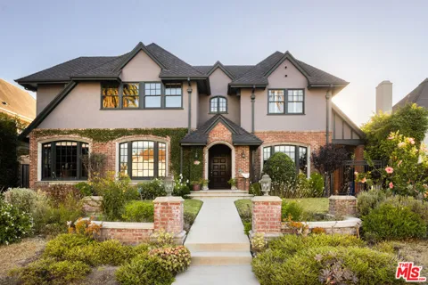 309 S Plymouth Boulevard