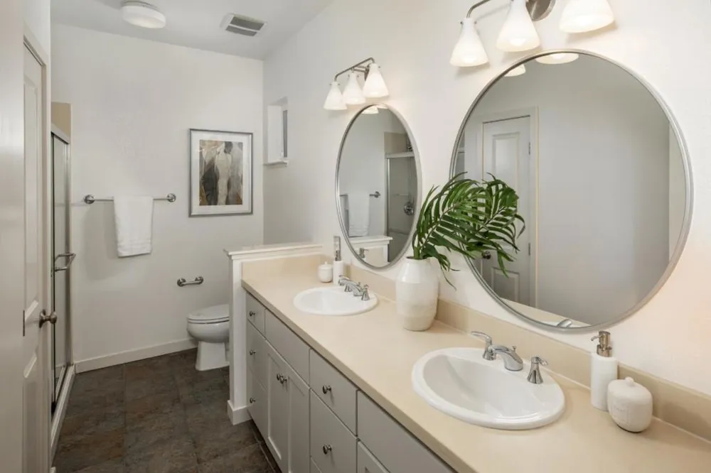 1901 Newbury Drive Mountain View, CA 94043