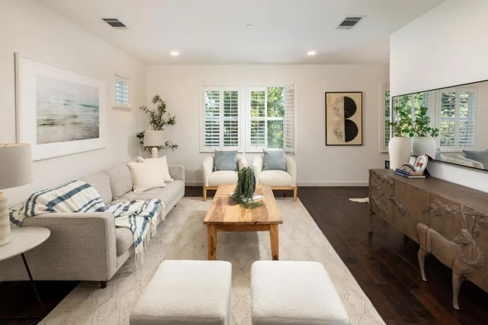 1901 Newbury Drive Mountain View, CA 94043