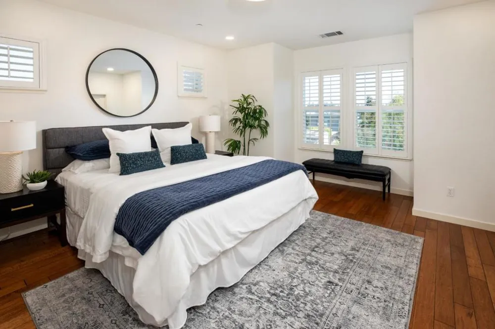 1901 Newbury Drive Mountain View, CA 94043