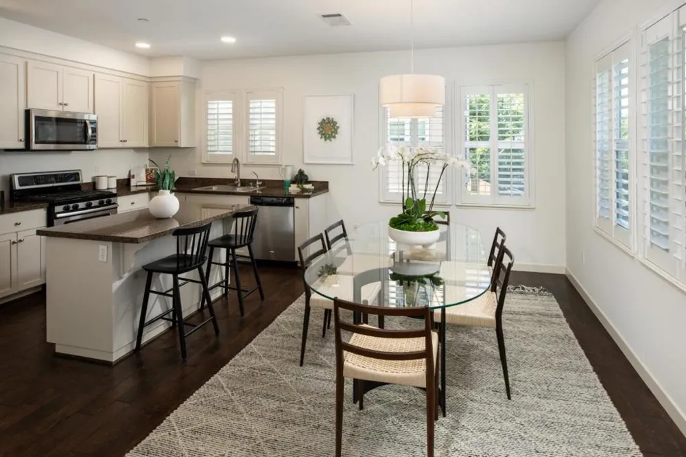 1901 Newbury Drive Mountain View, CA 94043