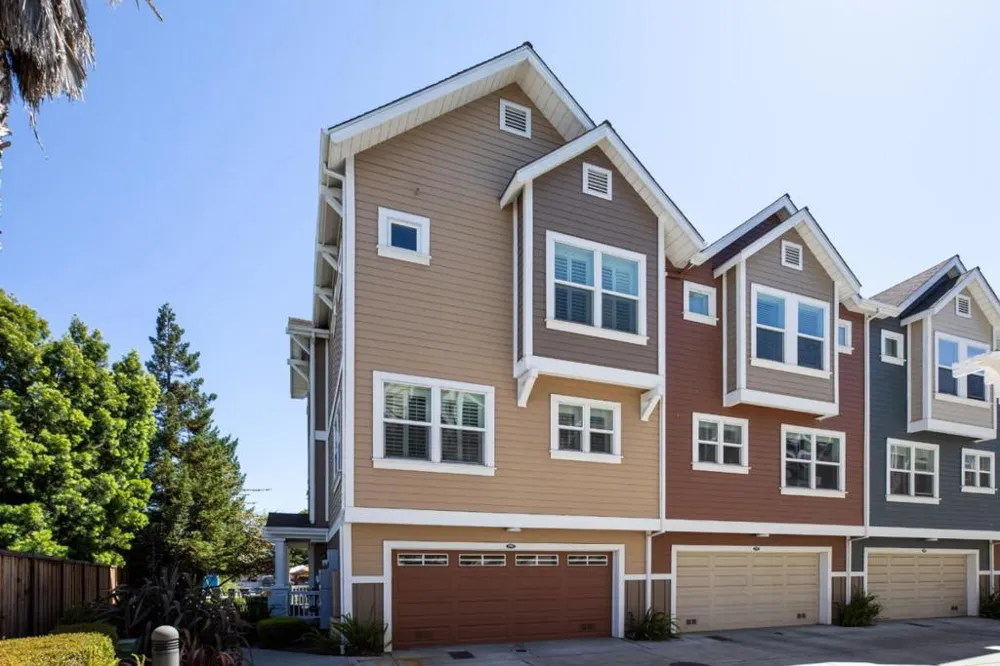 1901 Newbury Drive Mountain View, CA 94043