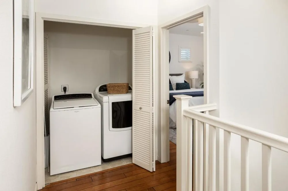 1901 Newbury Drive Mountain View, CA 94043