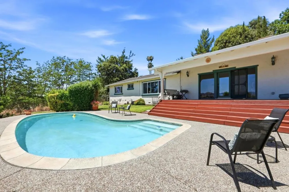 14160 Lesley Lane San Martin, CA 95046