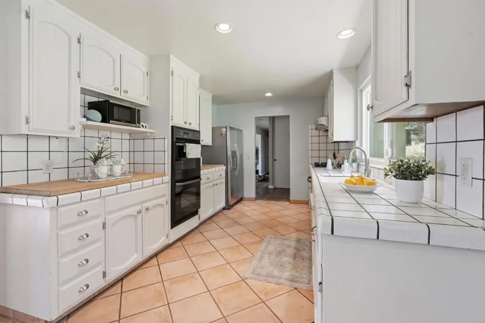 14160 Lesley Lane San Martin, CA 95046