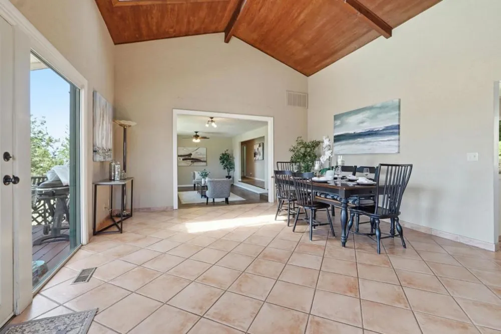 14160 Lesley Lane San Martin, CA 95046
