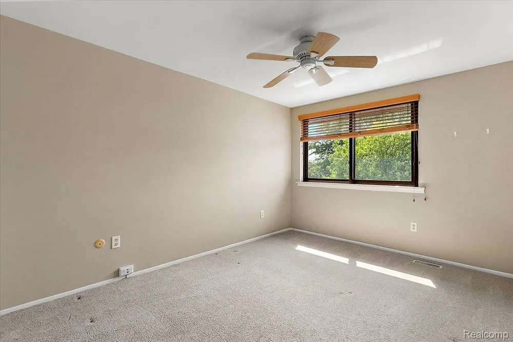 1254 Charleston Court Northville City, MI 48167