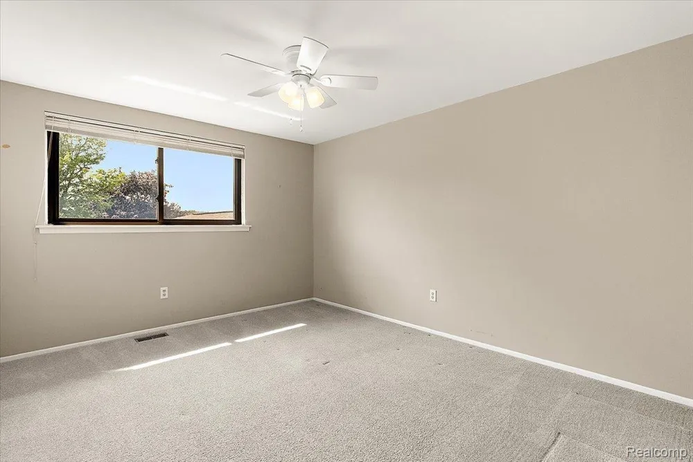 1254 Charleston Court Northville City, MI 48167
