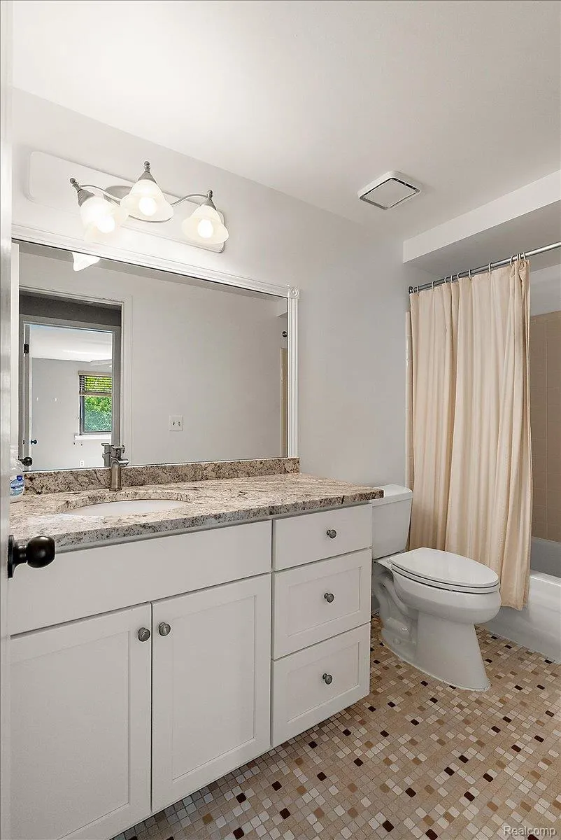 1254 Charleston Court Northville City, MI 48167