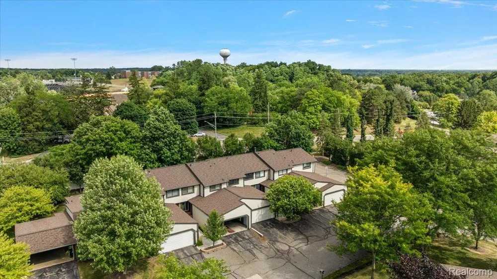 1254 Charleston Court Northville City, MI 48167
