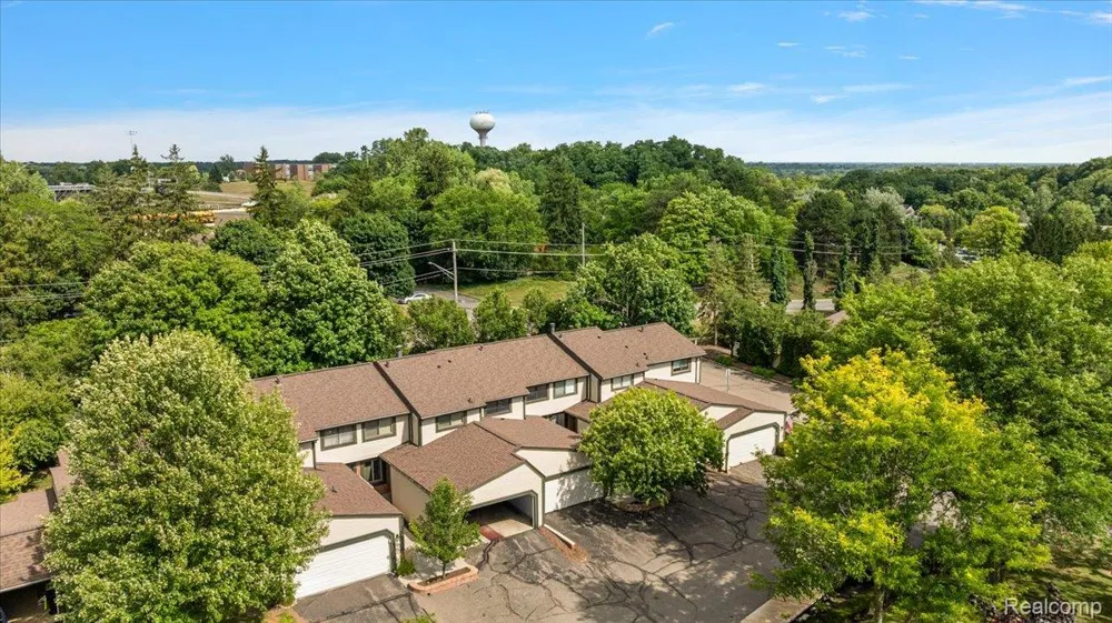 1254 Charleston Court Northville City, MI 48167