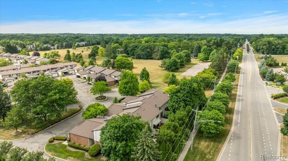 1254 Charleston Court Northville City, MI 48167