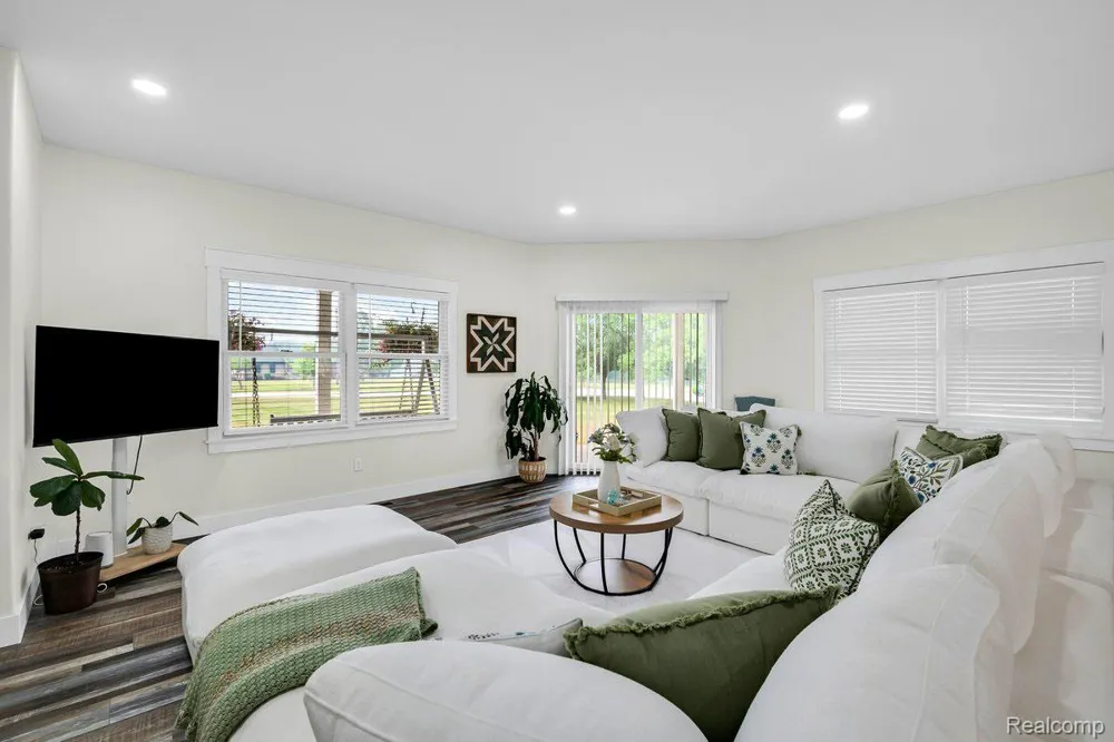 271 E Harrington Road Lexington Township, MI 48422