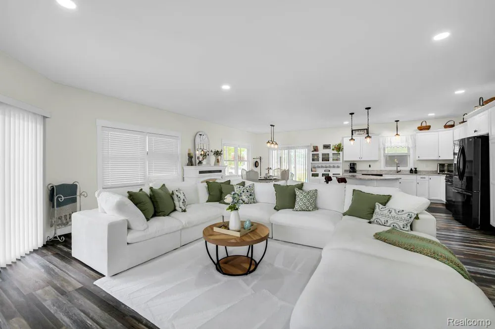 271 E Harrington Road Lexington Township, MI 48422
