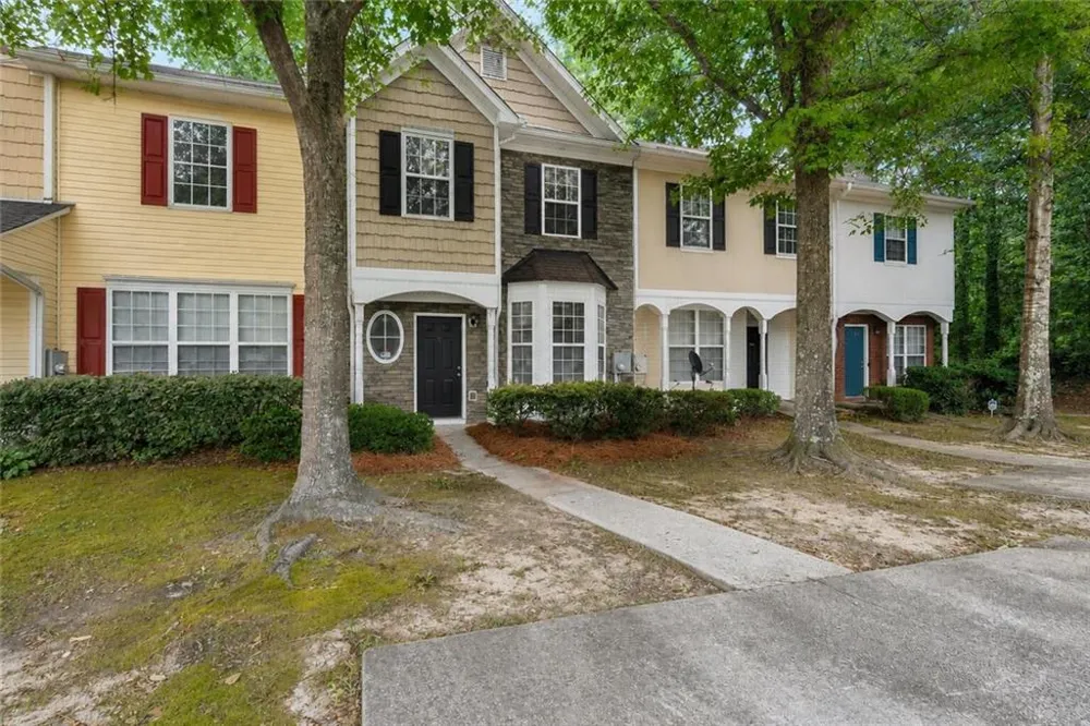 6114 Camden Forrest Drive Riverdale, GA 30296