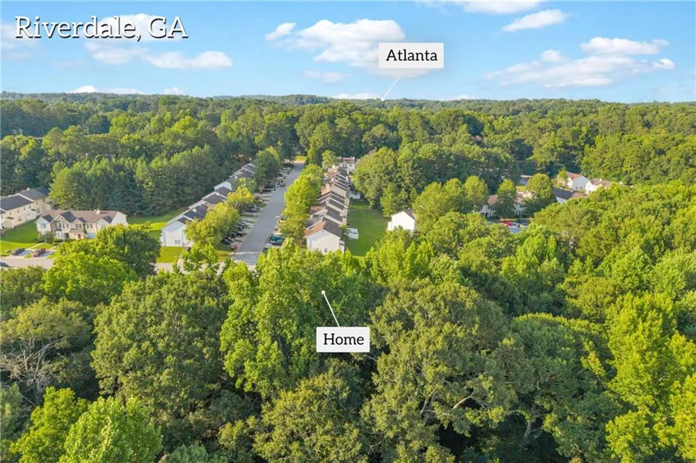6114 Camden Forrest Drive Riverdale, GA 30296
