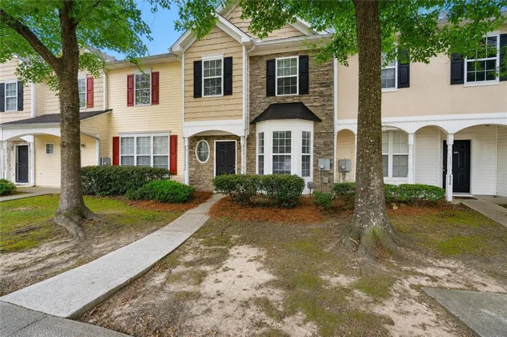 6114 Camden Forrest Drive Riverdale, GA 30296