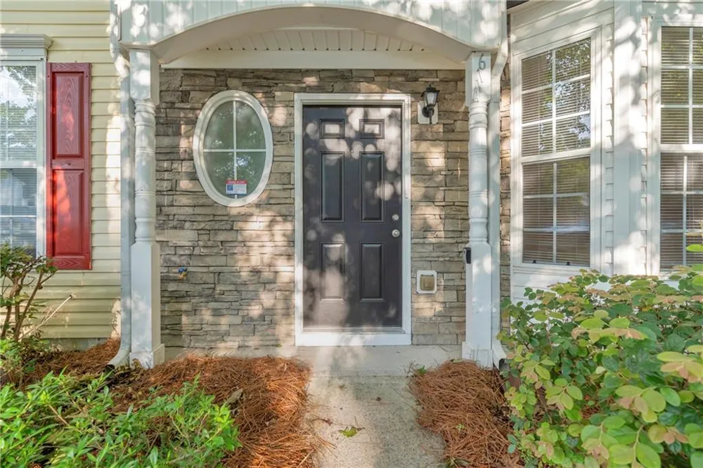 6114 Camden Forrest Drive Riverdale, GA 30296