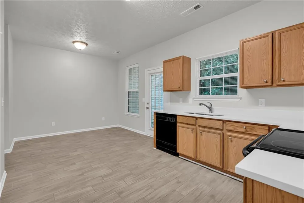6114 Camden Forrest Drive Riverdale, GA 30296