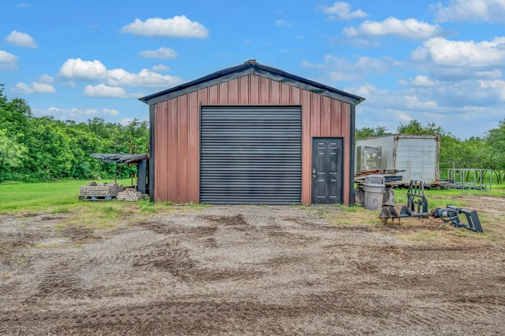 5004 Gholson Road Waco, TX 76705