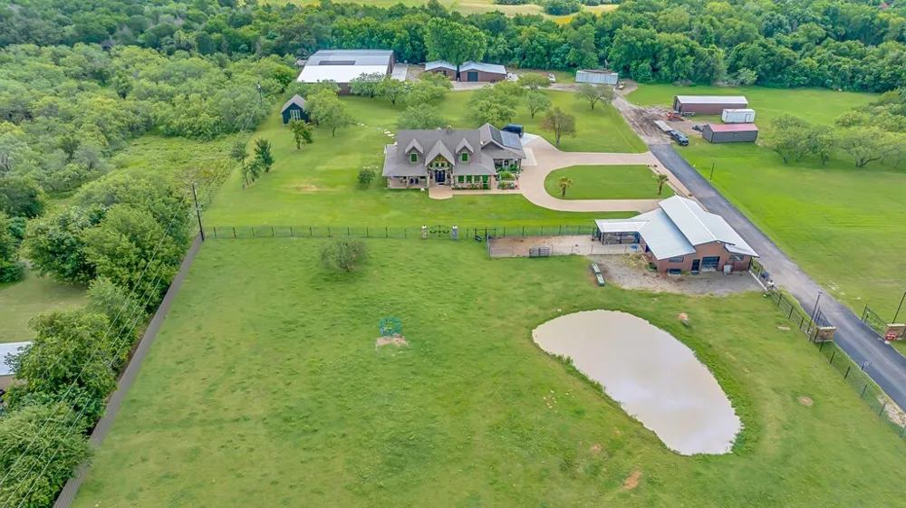 5004 Gholson Road Waco, TX 76705