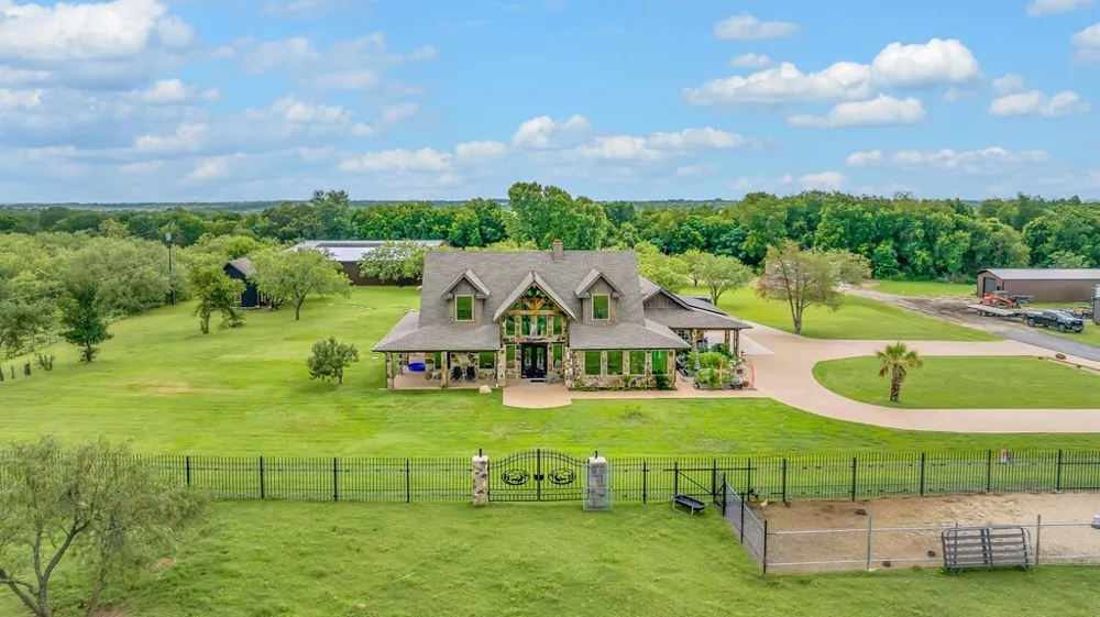 5004 Gholson Road Waco, TX 76705