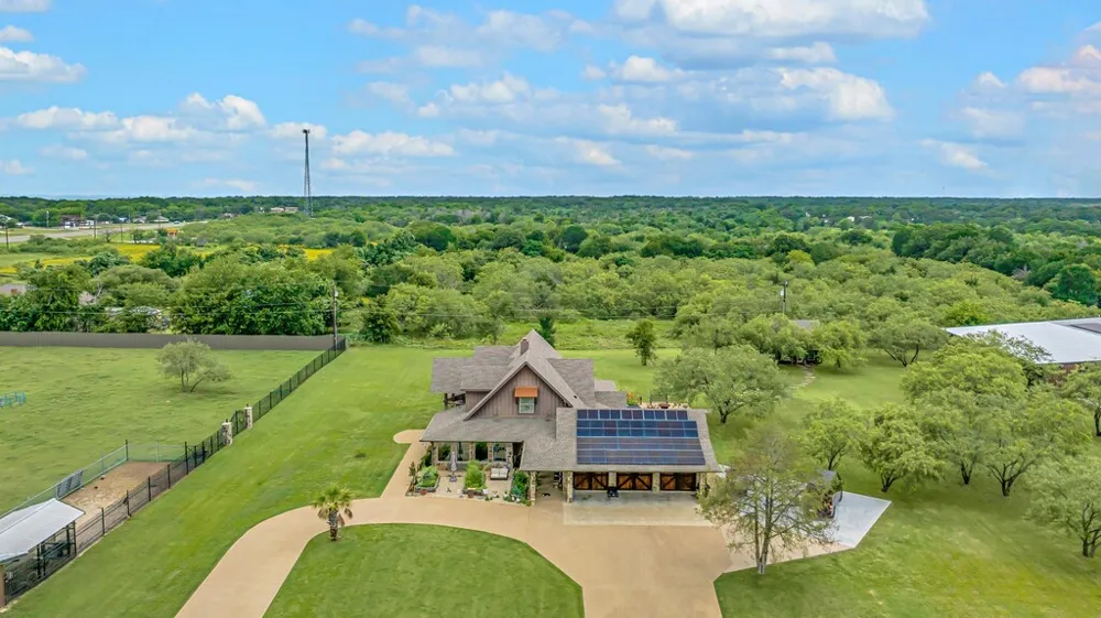 5004 Gholson Road Waco, TX 76705