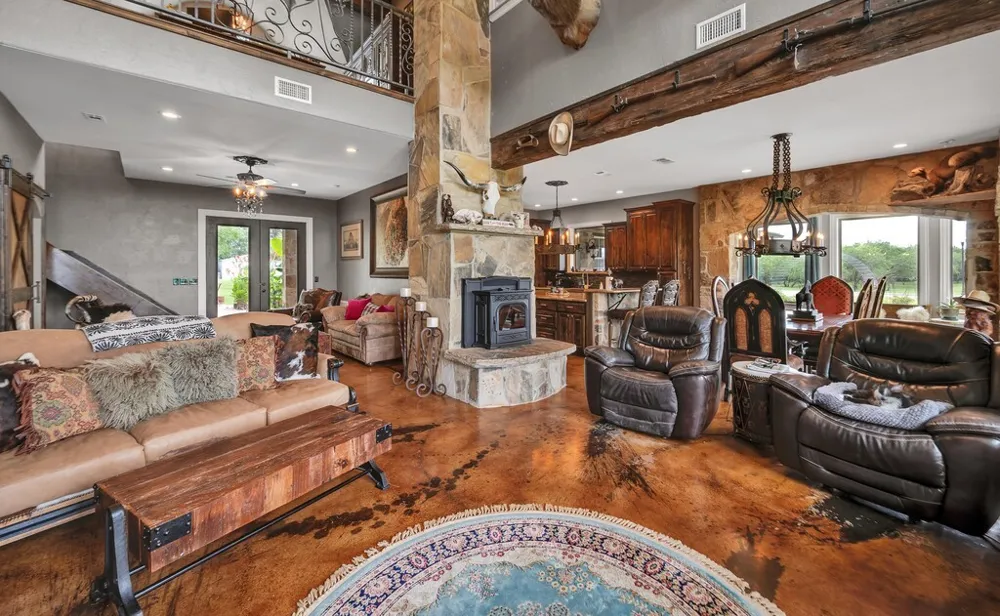 5004 Gholson Road Waco, TX 76705