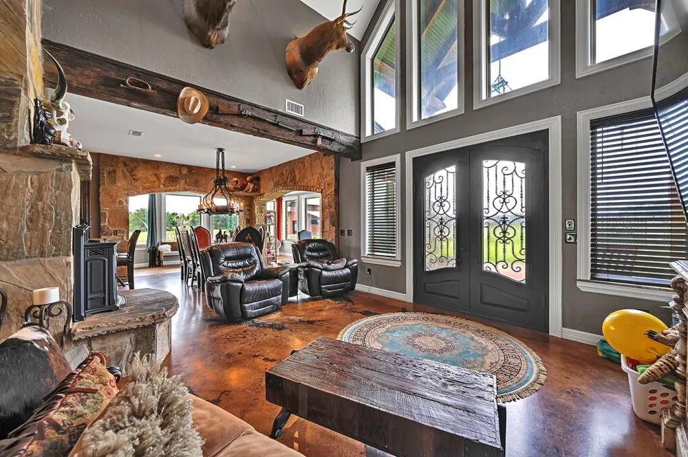 5004 Gholson Road Waco, TX 76705