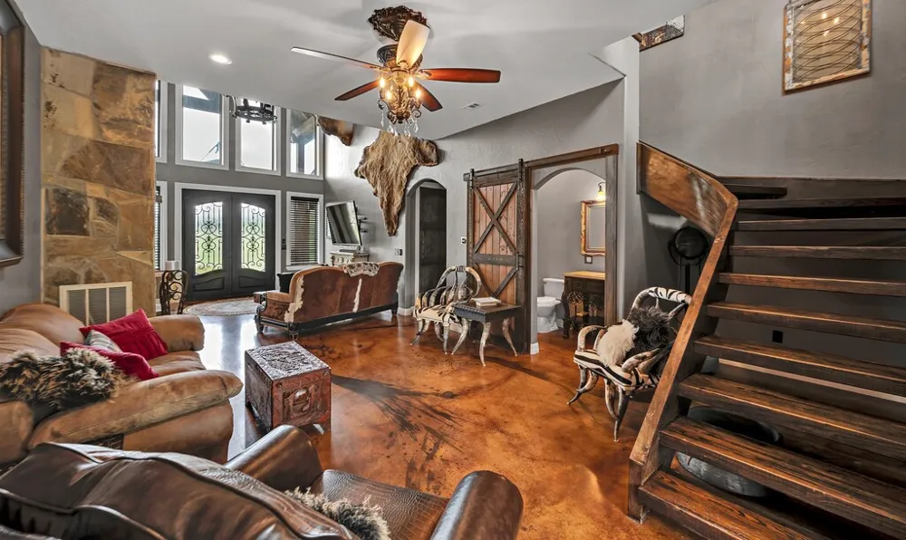 5004 Gholson Road Waco, TX 76705